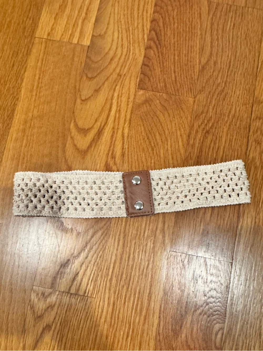 Neutral Beige Cream Crochet Elastic Waist Belt Brown Leather Snap Buttons XS